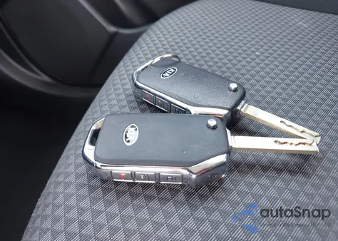 2021 Kia Soul Lx z USA, uszkodzony, nr VIN KNDJ23AU6M7125003